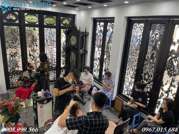 Cửa sắt kính đẹp Art Laser