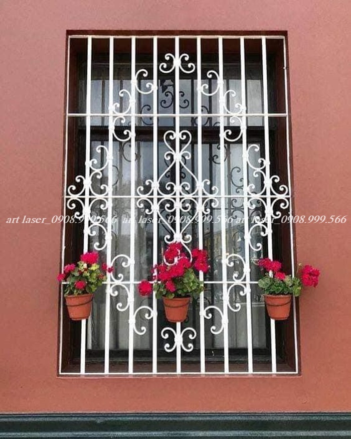 Khung hoa sắt mỹ thuật cổ điển mang lại vẻ đẹp truyền thống