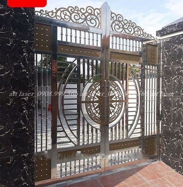 Thiết kế cổng inox CNC 2 cánh lệch độc đáo.