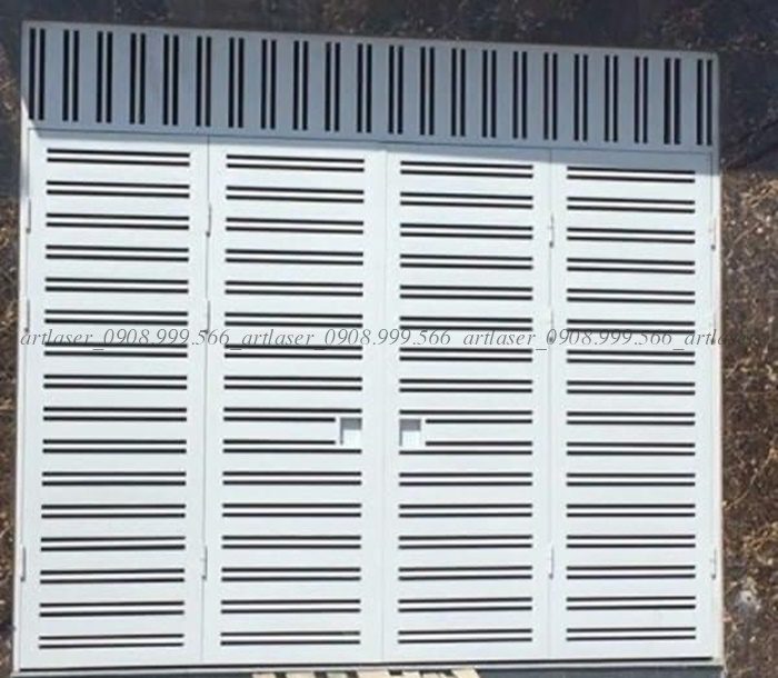 Cổng sắt sơn trắng tọ một không gian tươi sáng cho không gian sống của bạn