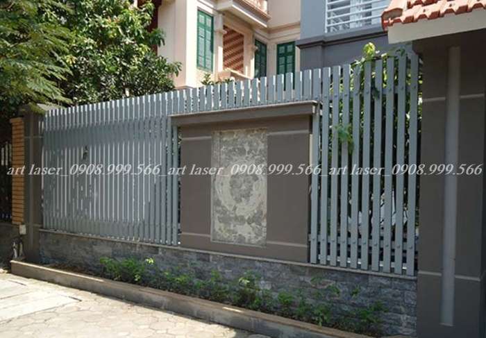 mau-hang-rao-sat-hop-nha-pho-trong-khu-do-thi-dong-duc