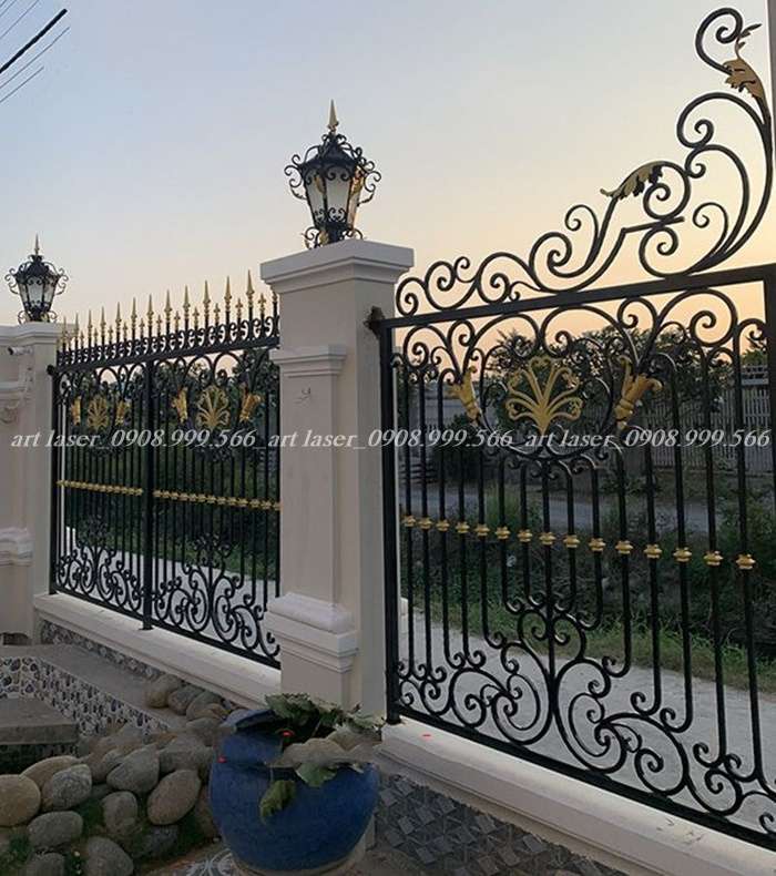 hàng rào nghệ thuật của Art Laser được chế tác bằng công nghệ laser tiên tiến, đảm bảo độ chính xác và chất lượng cao.