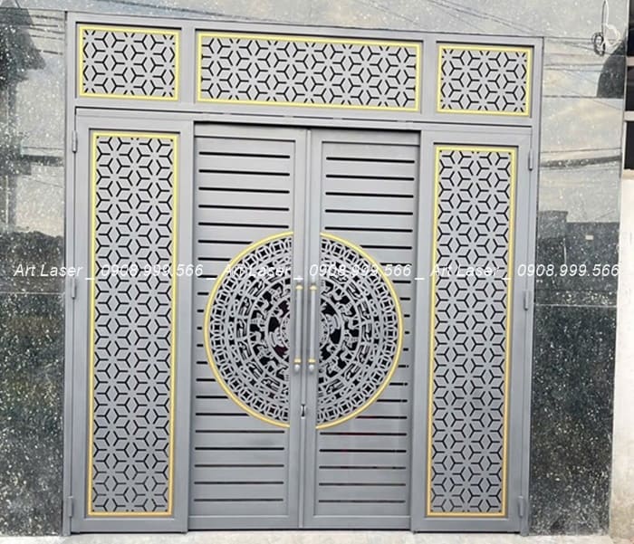 Mẫu cổng sắt trượt quay sắt hộp đơn giản, sơn tĩnh điện màu đen.