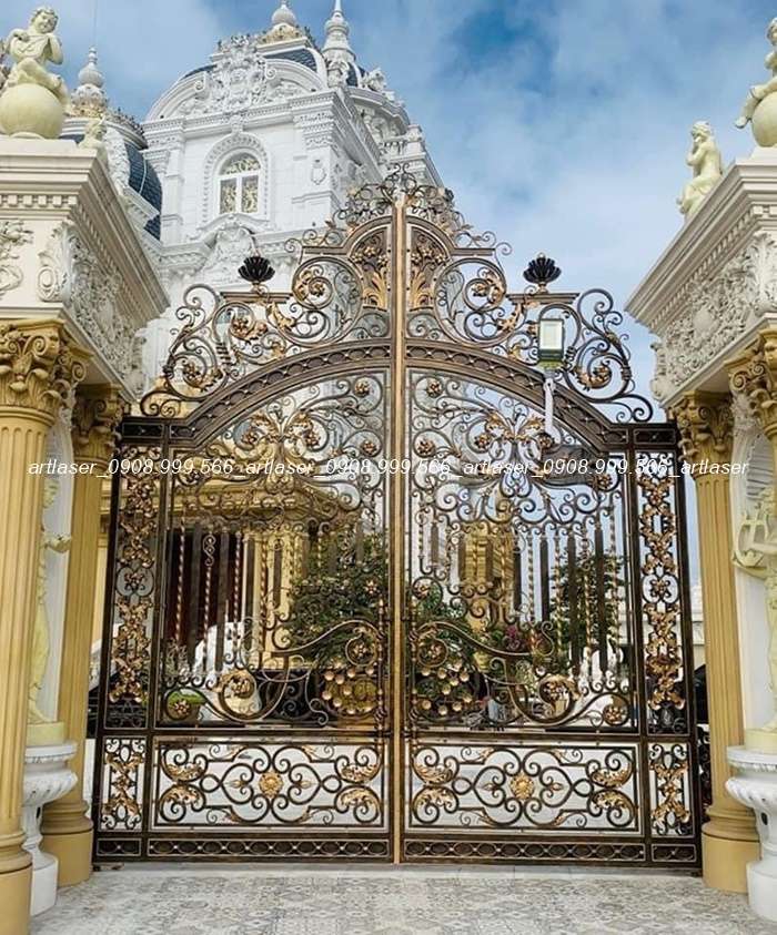 Mẫu cổng sắt đẹp cho villa đẳng cấp