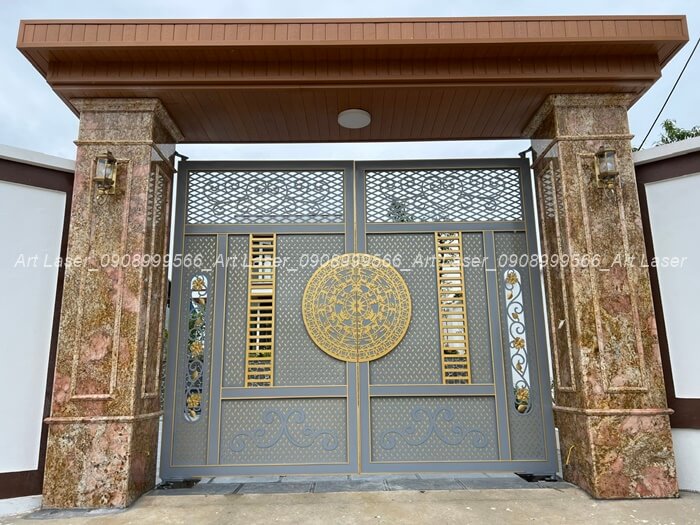 Bí Quyết Chọn Cổng Sắt Mỹ Thuật Bền Đẹp Hơn 20 Năm, Bất Chấp Mưa Nắng Hà Nội