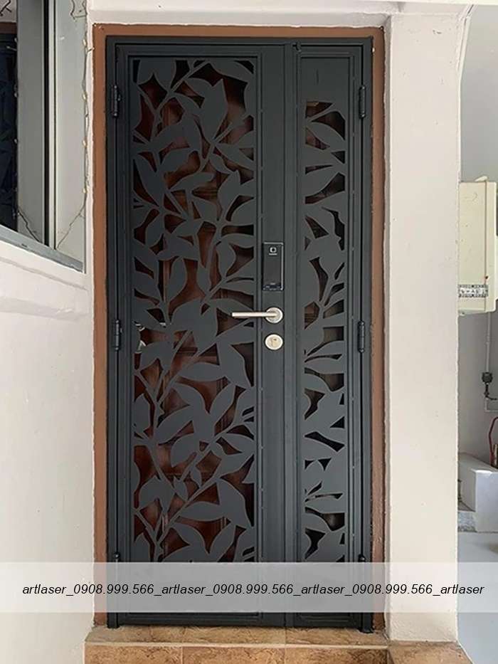 Cửa sắt CNC 2 cánh tích hợp khóa vân tay thông minh