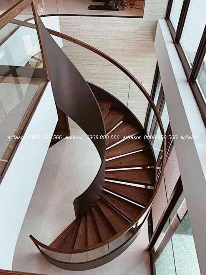 Mẫu cầu thang xoắn đẹp cho biệt thự, không gian lớn.