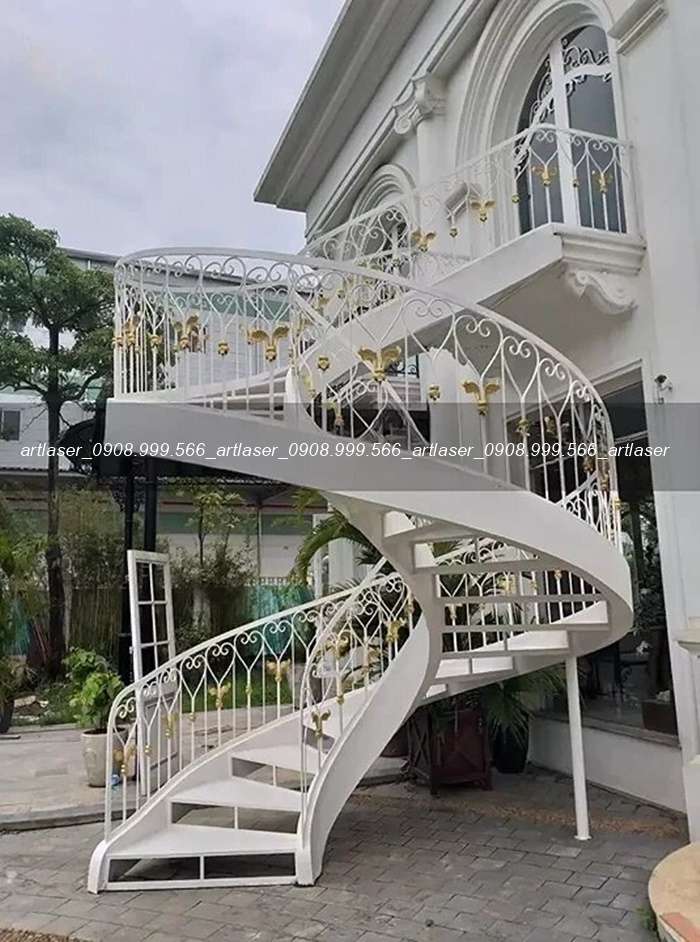 Thiết kế cầu thang thoát hiểm ngoài trời dạng xoắn ốc theo tiêu chuẩn.