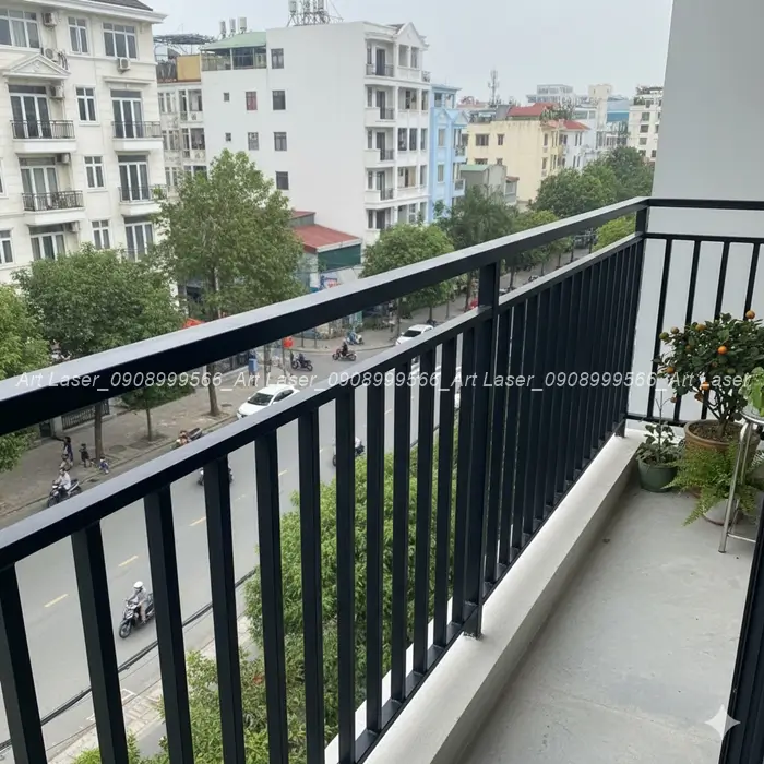 Thiết kế lan can sắt hộp hiện đại, không chiếm diện tích